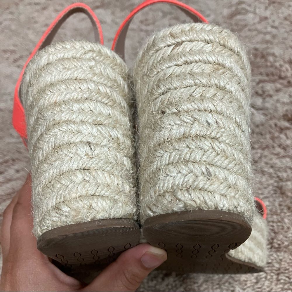 Kate Spade New York Tarin Pop Coral Tumbled Leather Espadrille Wedge Sandals 10 - Picture 6 of 16